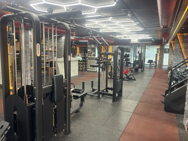 Black Bull Pro GYM — Спортзал в Аланье: Онлайн-заказ, цены и отзывы